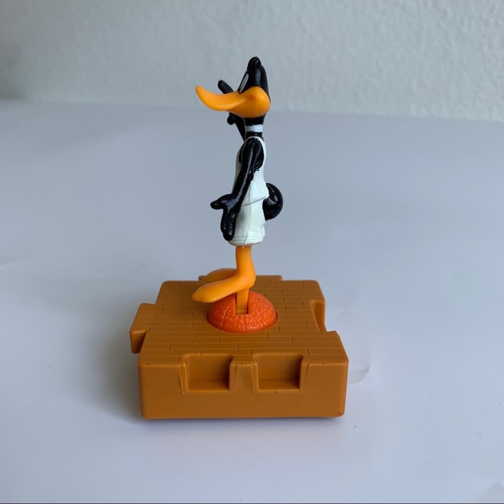 NEW 1996 Warner Bros Daffy Duck - Picture 2 of 8